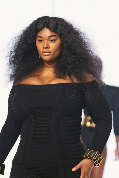 Look 11